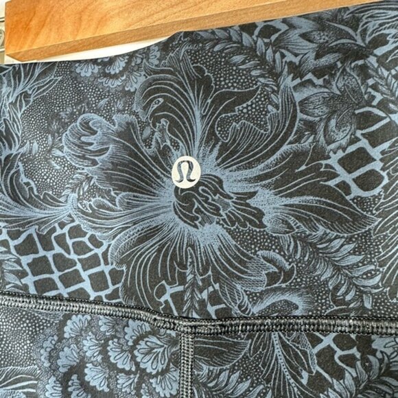 Lululemon Wunder Under Crop Full-On Luxtreme 21; Nouveau Mach Blue Black Size 4 - Picture 7 of 8